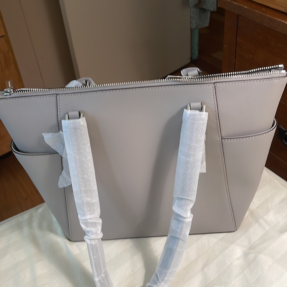 MICHAEL KORS Large TZ Tote PEARL GRAY - Picture 4 of 9